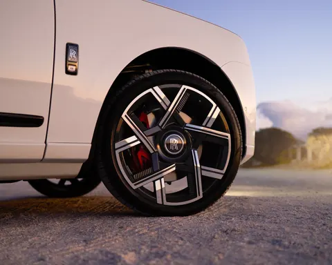 Rolls-Royce — automotive photograph by Willie Botes